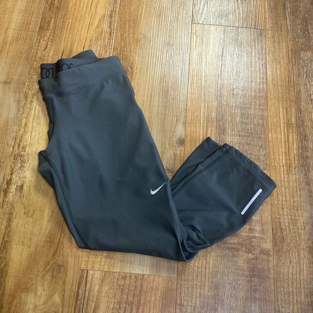 Nike dri fit dark gray legging capris size small